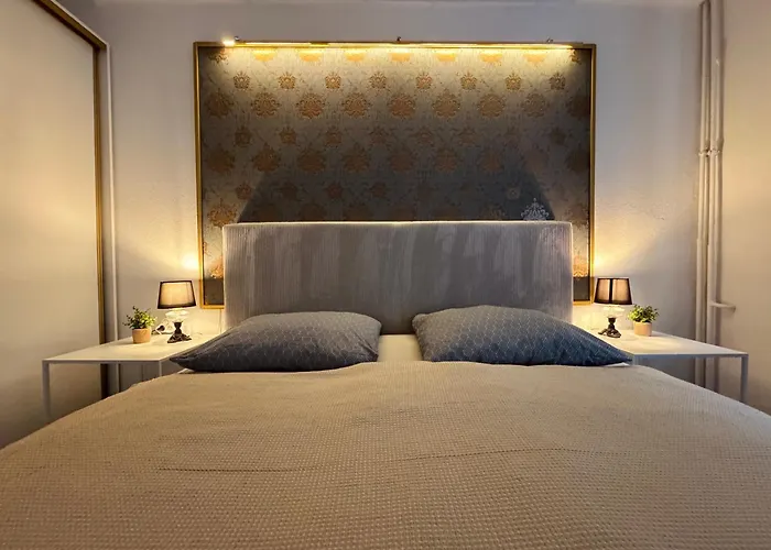 Yupa Old Town Apartman *